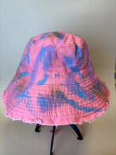 Načítať obrázok do zobrazovača galérie, Ručne maľovaný klobúk – originál od Šmrnc