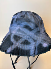 Načítať obrázok do zobrazovača galérie, Ručne maľovaný klobúk – originál od Šmrnc