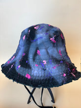 Načítať obrázok do zobrazovača galérie, Ručne maľovaný klobúk – originál od Šmrnc