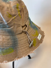 Načítať obrázok do zobrazovača galérie, Ručne maľovaný klobúk – originál od Šmrnc