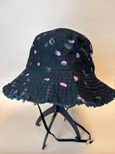 Načítať obrázok do zobrazovača galérie, Ručne maľovaný klobúk – originál od Šmrnc