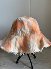 Načítať obrázok do zobrazovača galérie, Ručne maľovaný klobúk – originál od Šmrnc