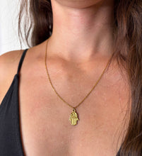 Načítať obrázok do zobrazovača galérie, Náhrdelník Hamsa – ochranná ruka