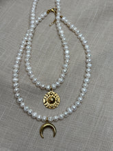 Načítať obrázok do zobrazovača galérie, 🌕 Perlový náhrdelník s príveskom mesačných fáz