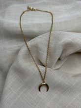 Načítať obrázok do zobrazovača galérie, 🌙 Retiazkový náhrdelník s príveskom mesiaca