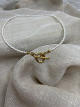 Načítať obrázok do zobrazovača galérie, Perlový náhrdelník s ozdobným zapínaním T