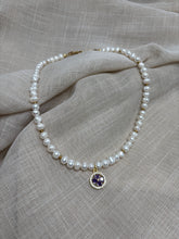 Načítať obrázok do zobrazovača galérie, Perlový náhrdelník s fialovým štvorlístkom
